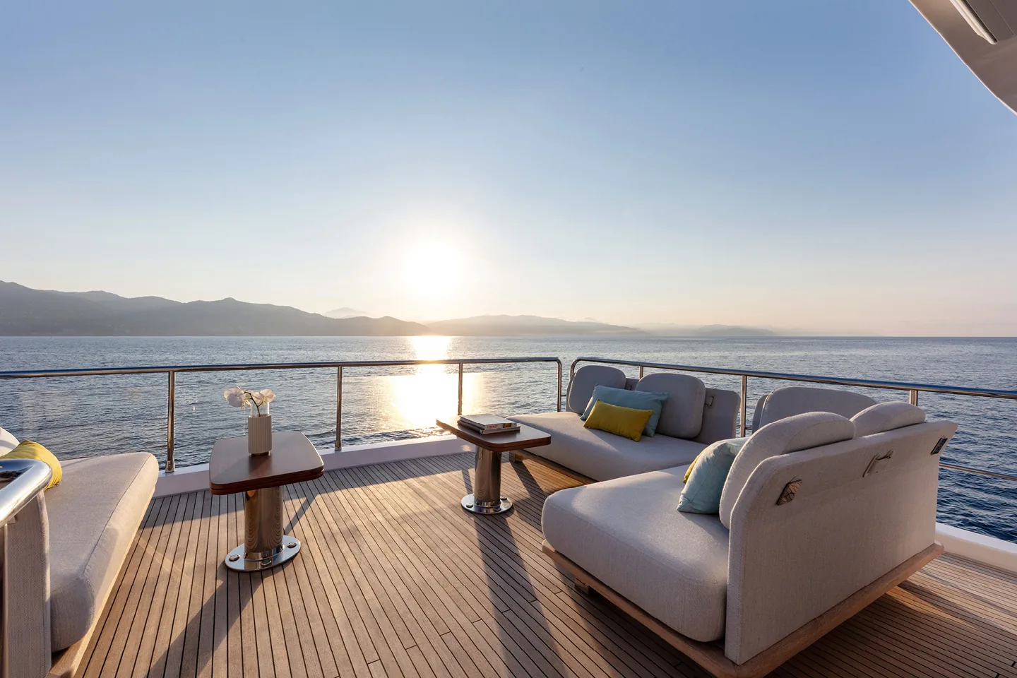 SOLSTICE - photo 10 yacht charter Cannes