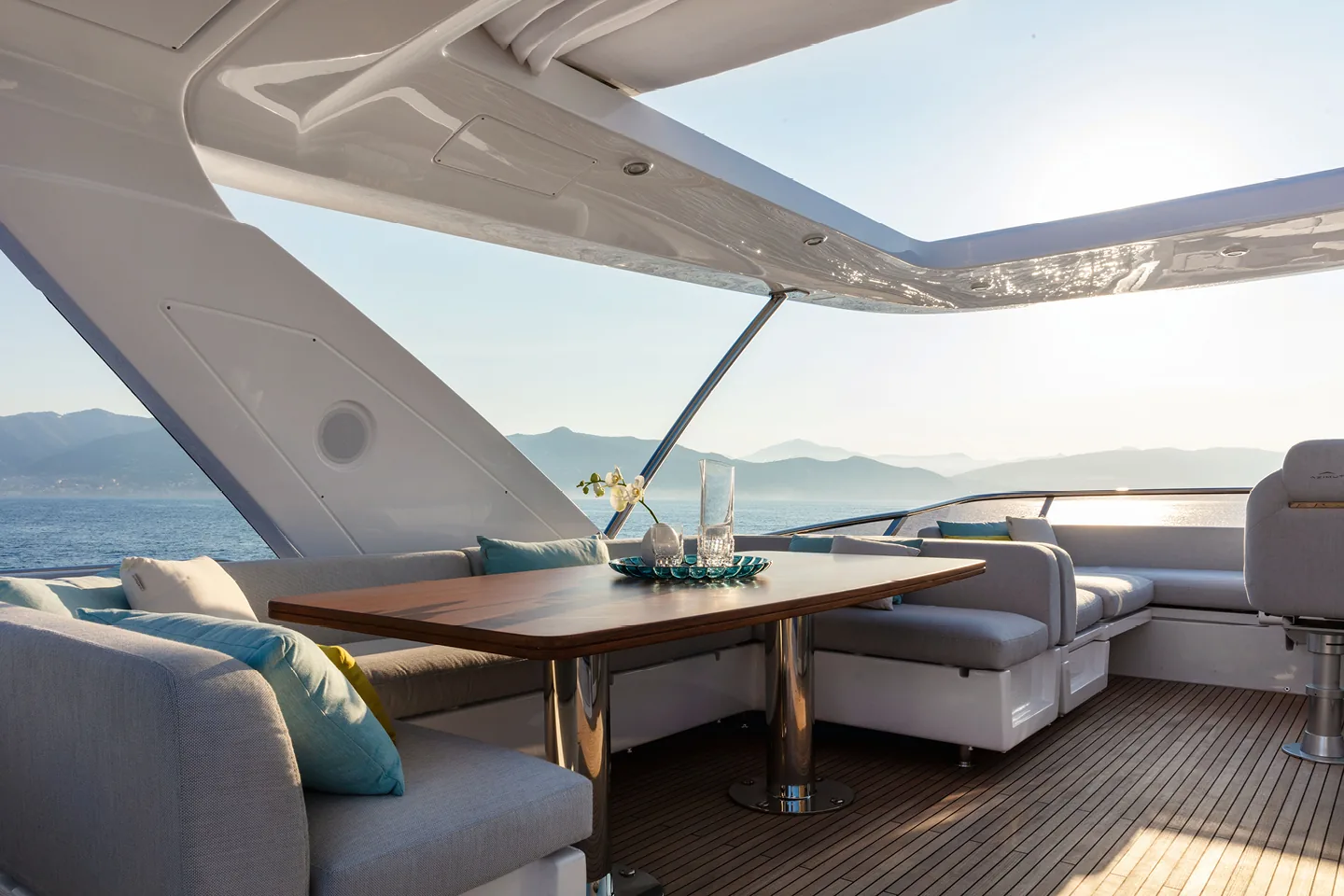 SOLSTICE - photo 13 yacht charter Cannes