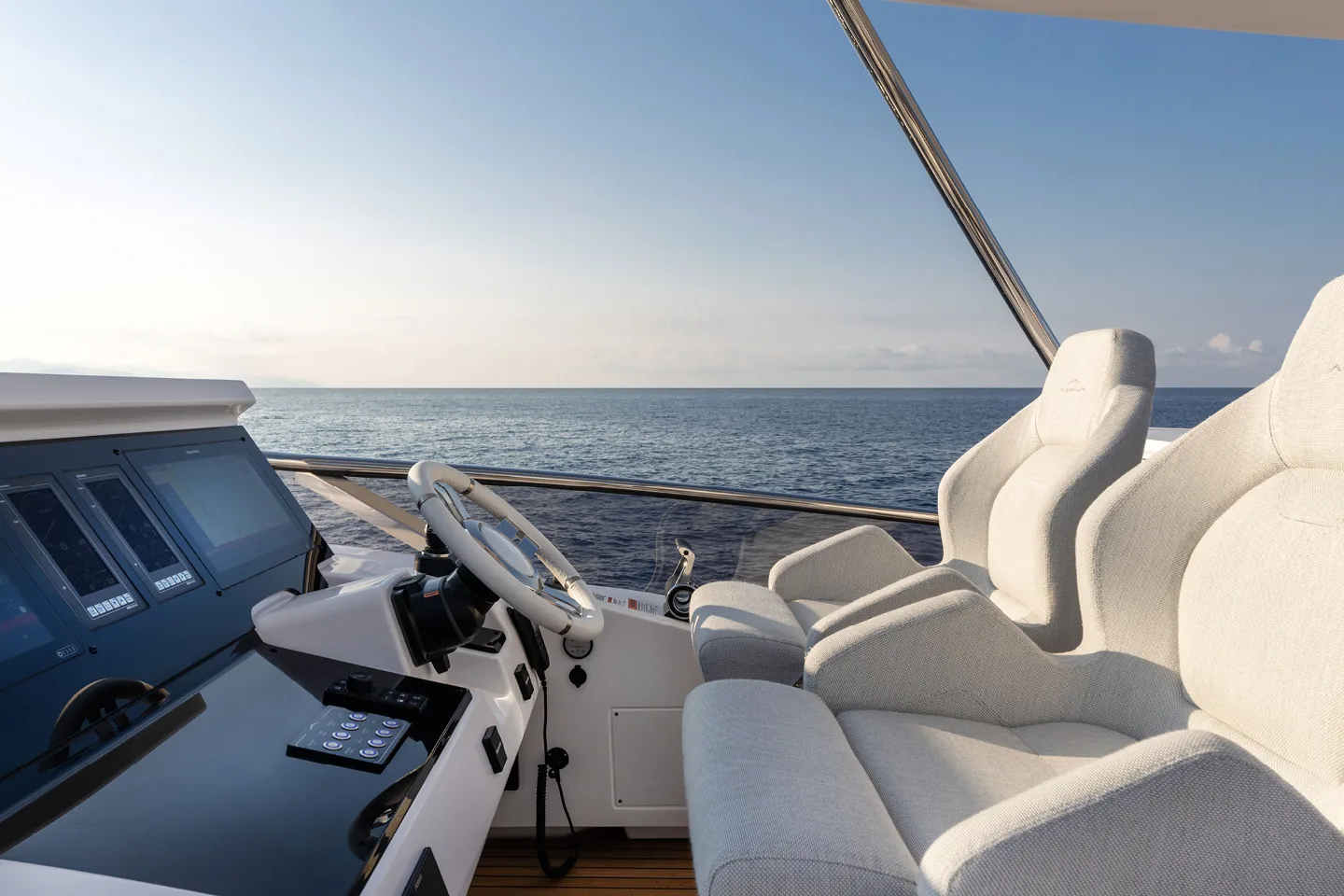SOLSTICE - photo 16 yacht charter Cannes