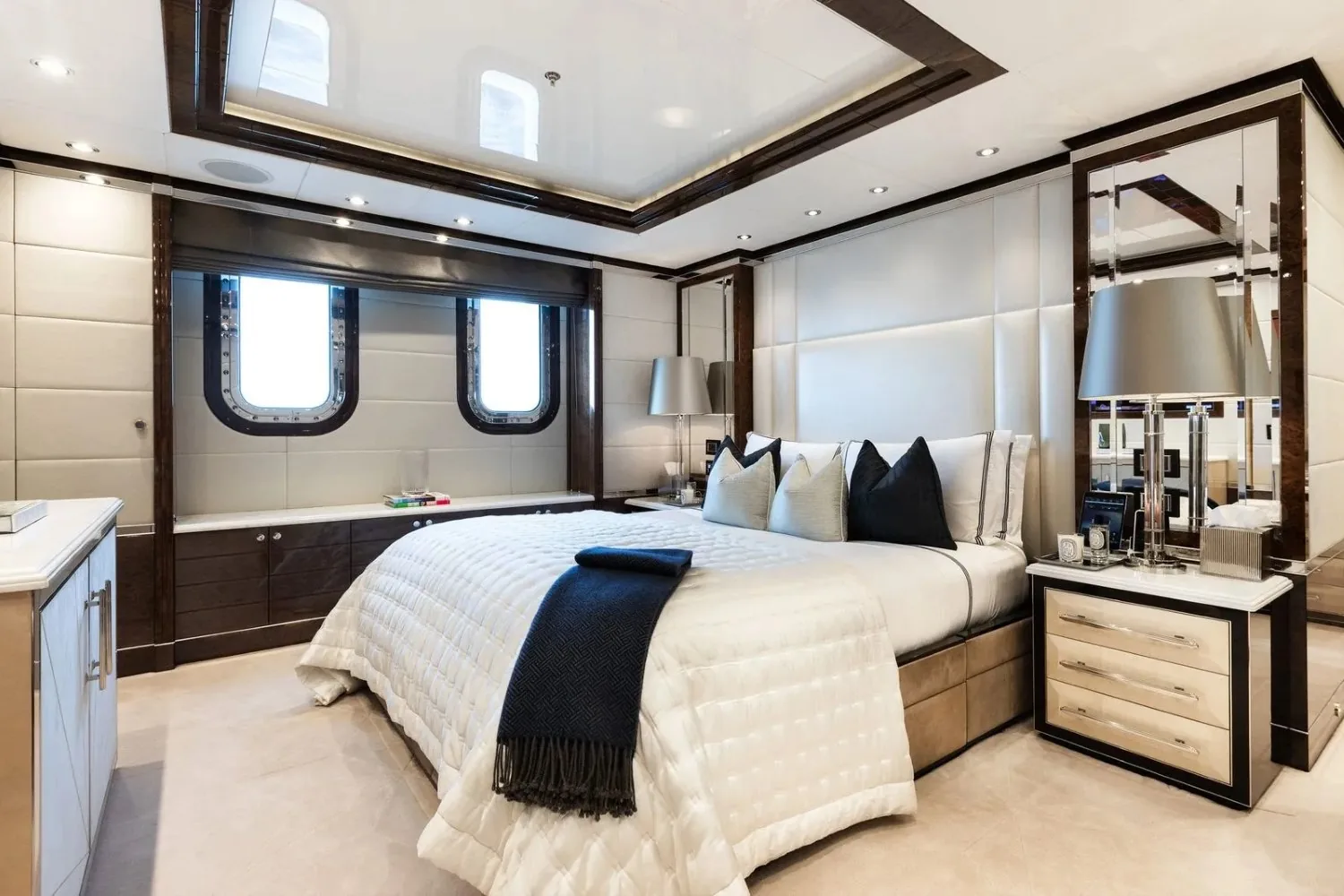 SOUNDWAVE - photo 6 yacht charter Cannes