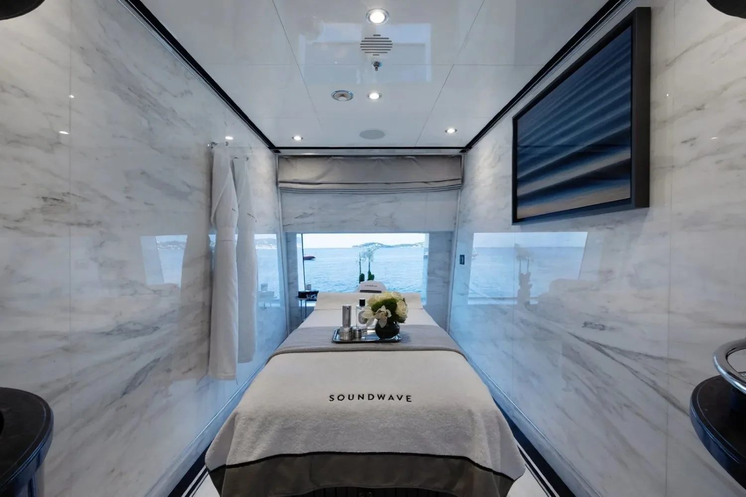 SOUNDWAVE - photo 14 yacht charter Cannes