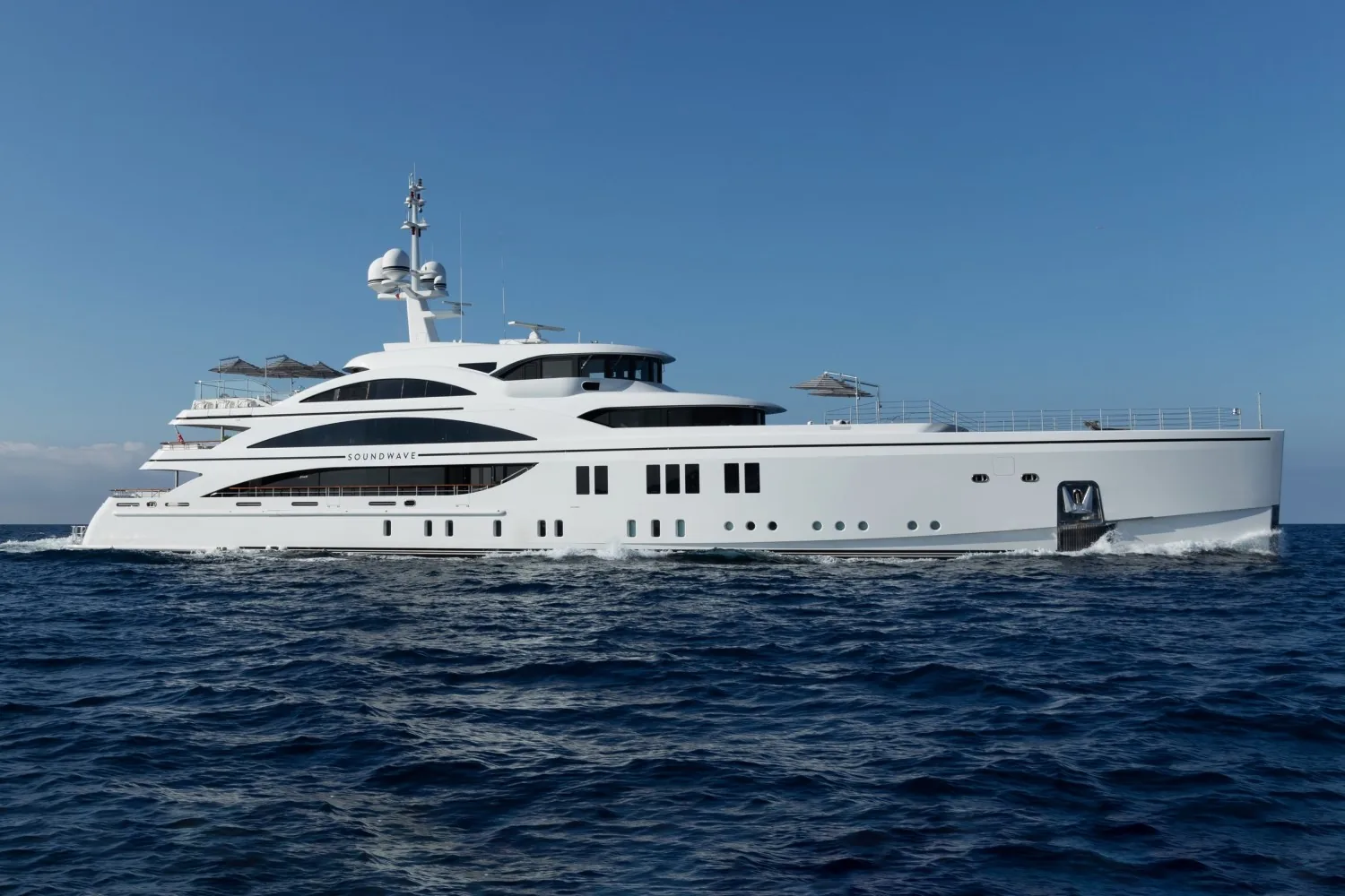 SOUNDWAVE - photo 15 yacht charter Cannes