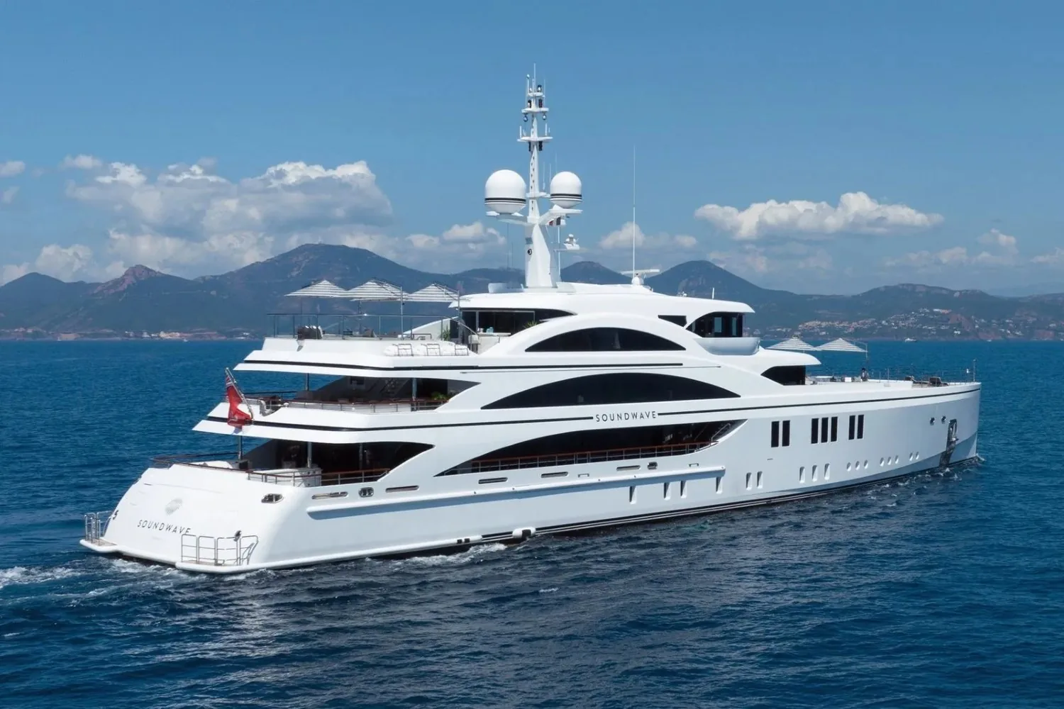 SOUNDWAVE - photo 19 yacht charter Cannes