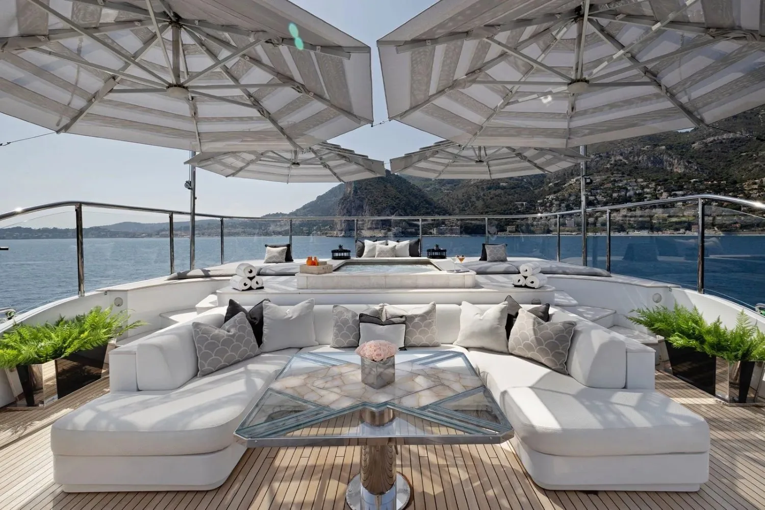 SOUNDWAVE - photo 29 yacht charter Cannes