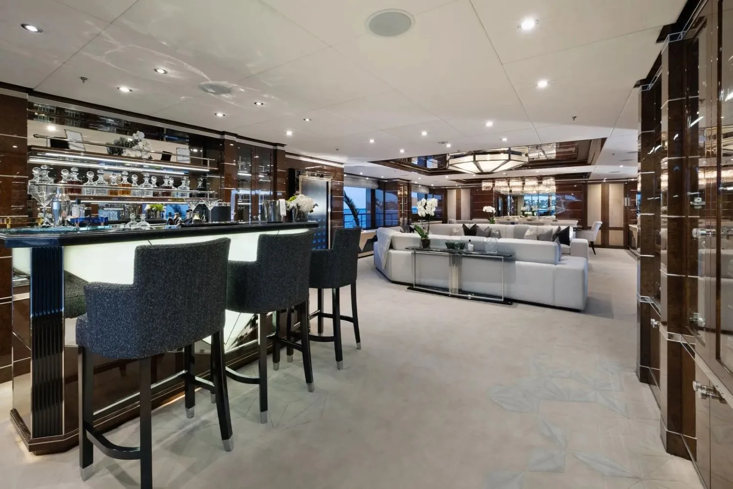 SOUNDWAVE - photo 37 yacht charter Cannes