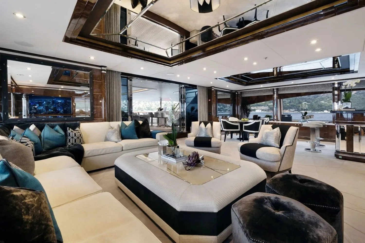 SOUNDWAVE - photo 44 yacht charter Cannes