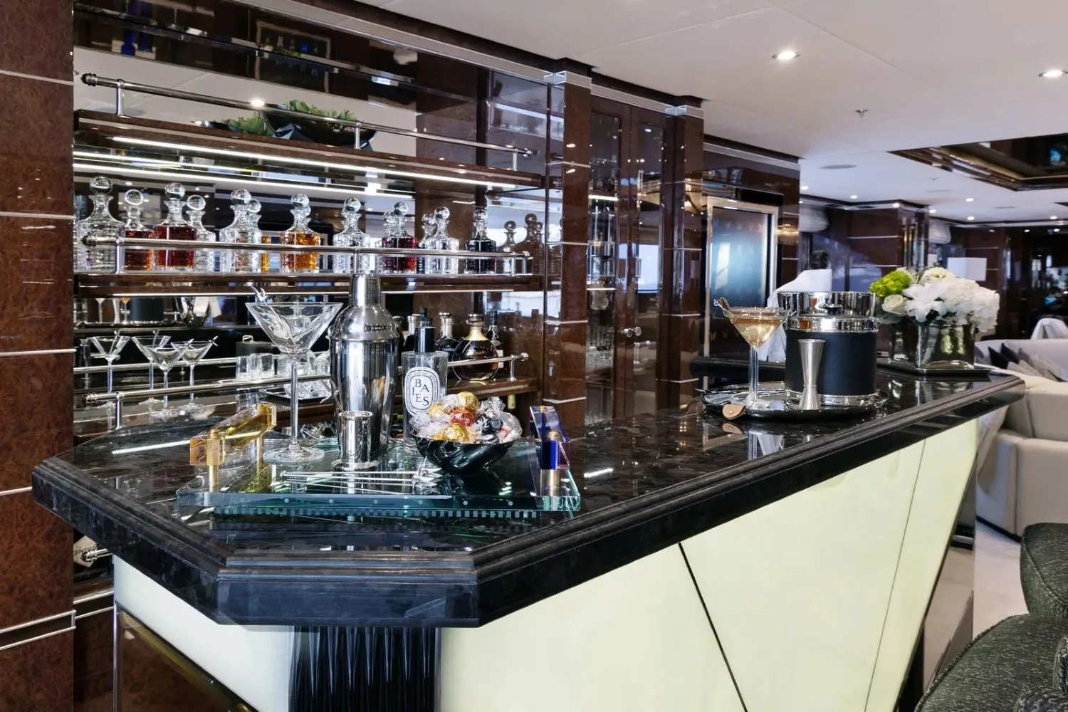 SOUNDWAVE - photo 47 yacht charter Cannes
