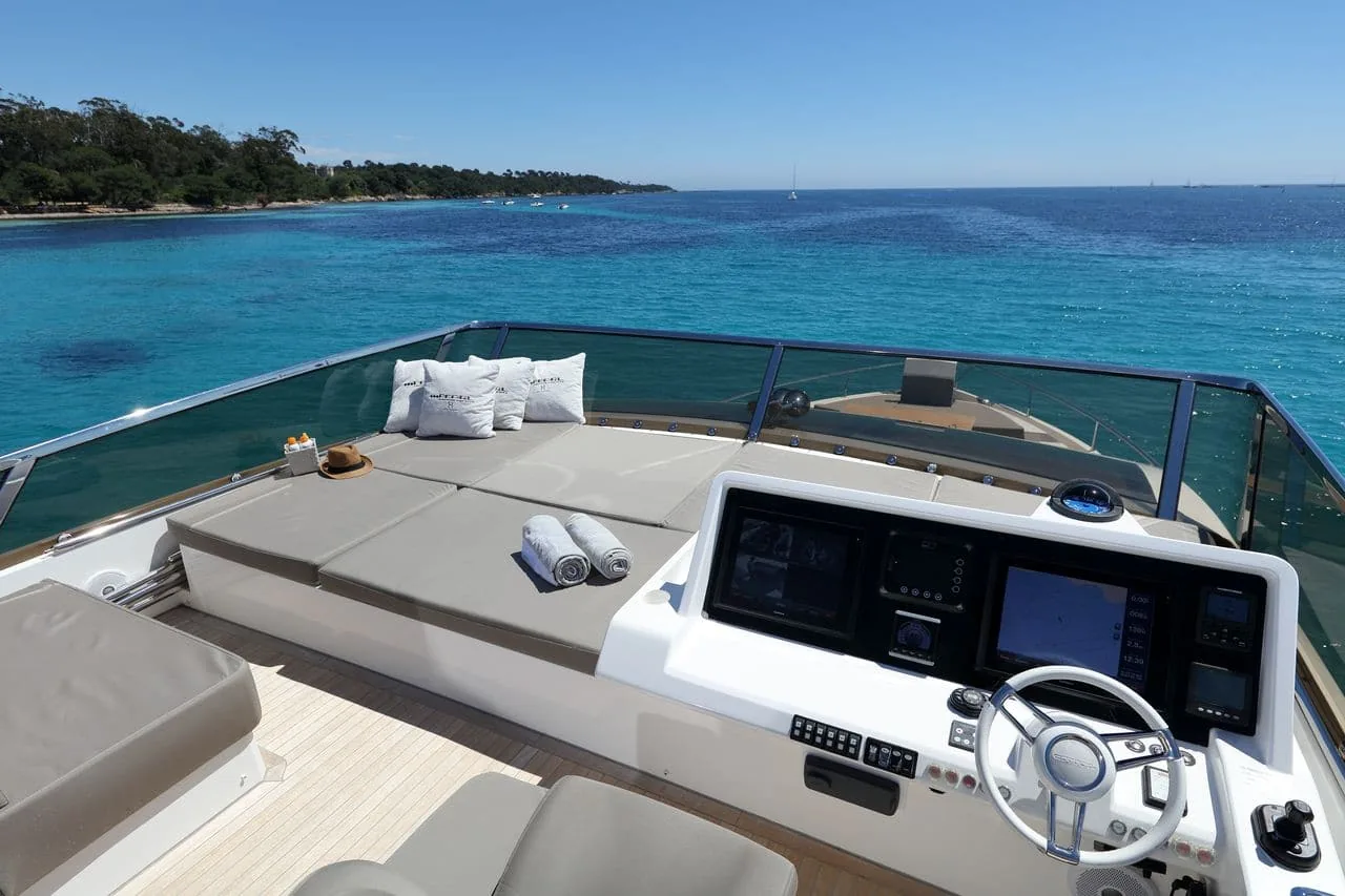 SUMMER BREEZE - photo 12 yacht charter Cannes