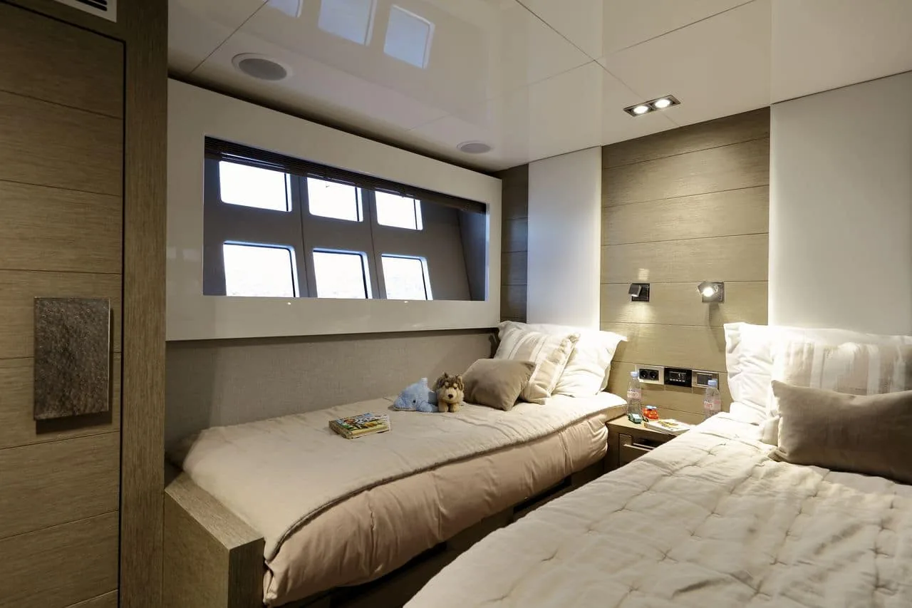 SUMMER BREEZE - photo 17 yacht charter Cannes