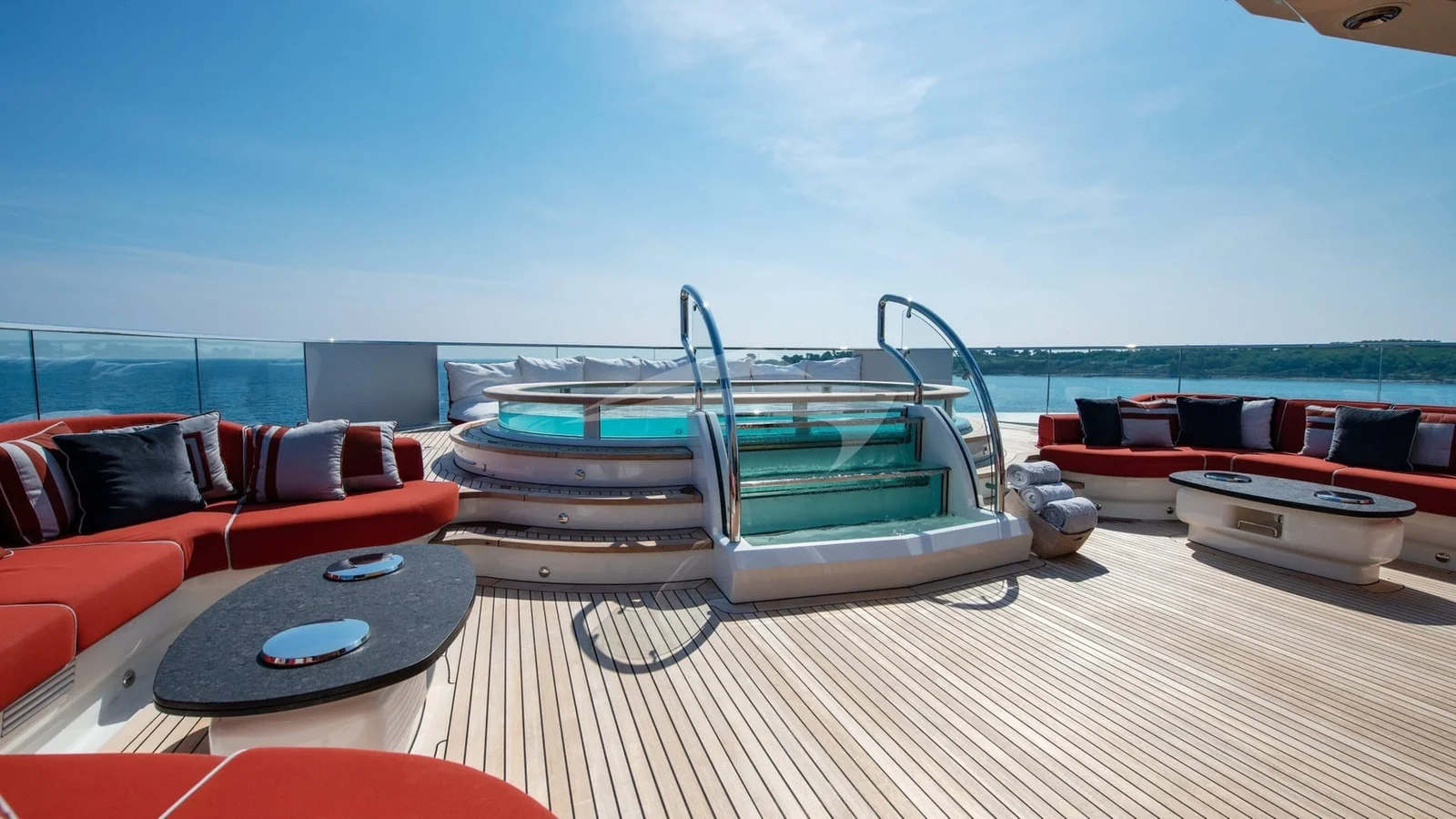 Sunrays - photo 8 yacht charter Cannes
