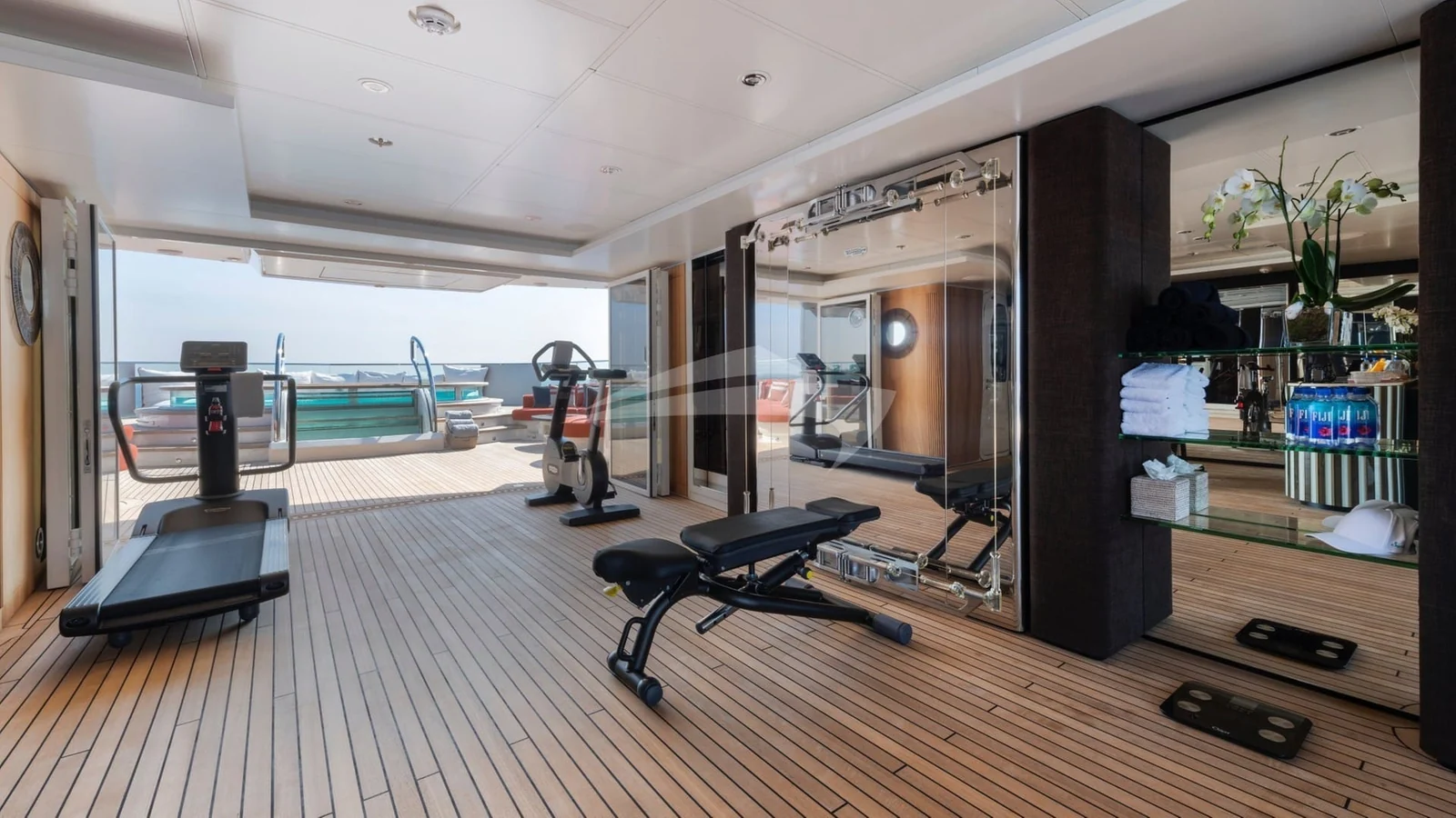 Sunrays - photo 11 yacht charter Cannes