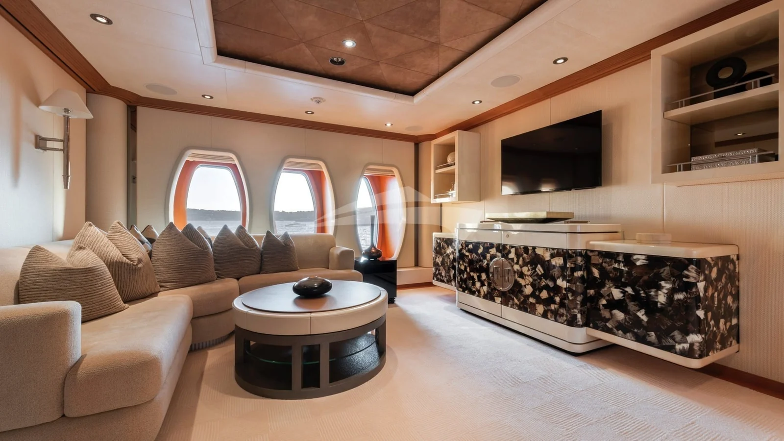 Sunrays - photo 12 yacht charter Cannes