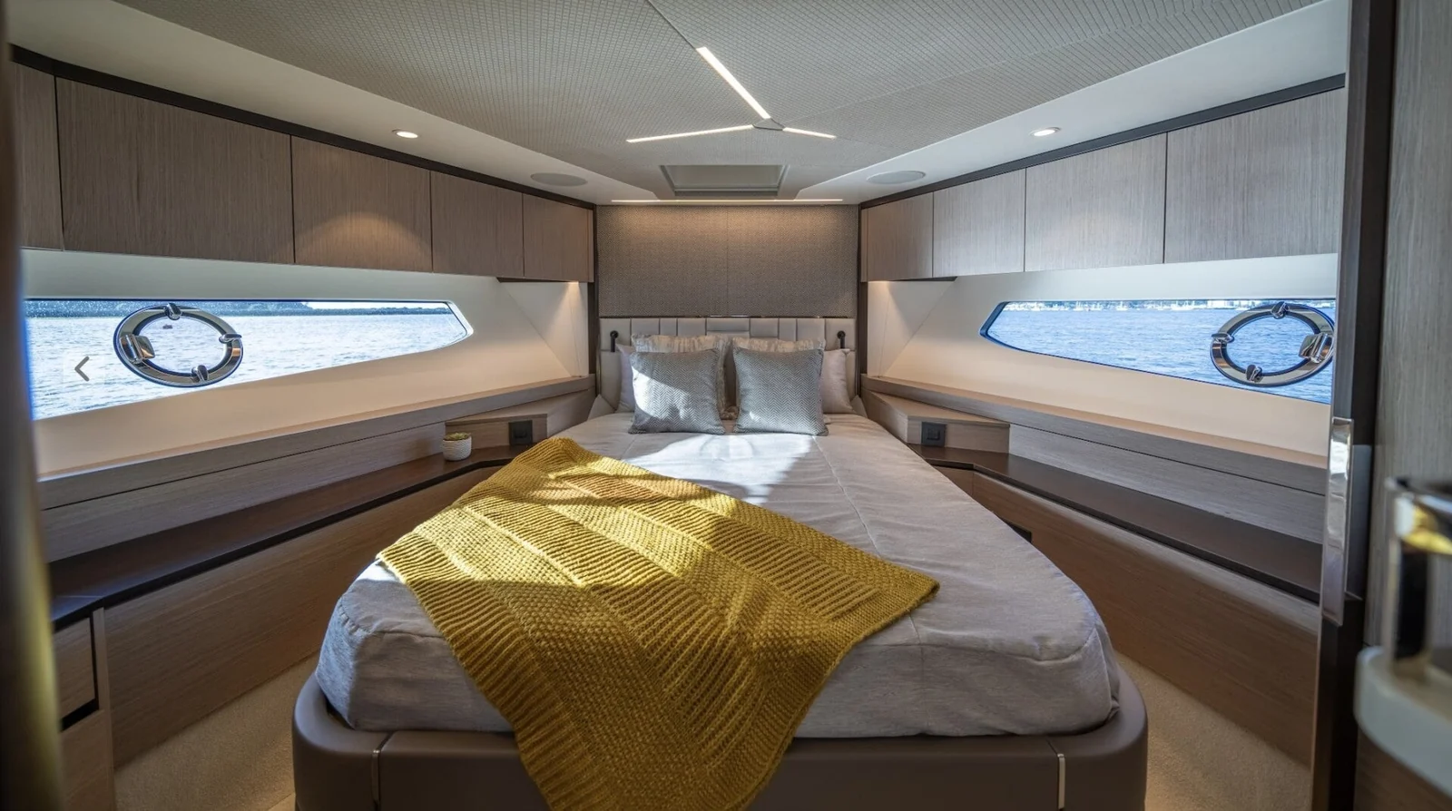 Sunseeker Predator 68 - photo 17 yacht charter Cannes