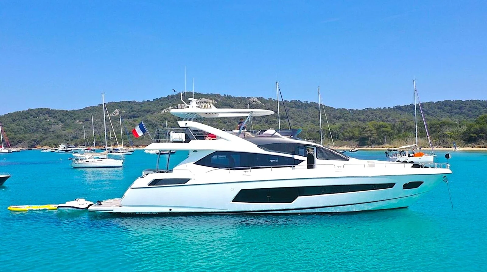 Sunseeker 75 Yacht (SarahLisa) - photo 3 yacht charter Cannes