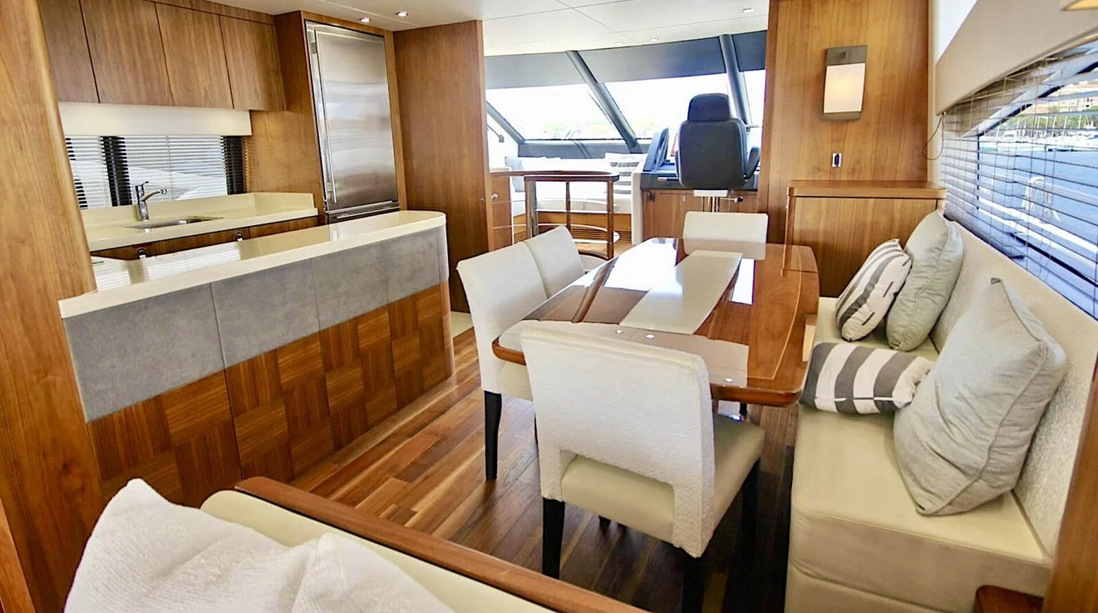 Sunseeker 75 Yacht (SarahLisa) - photo 12 yacht charter Cannes