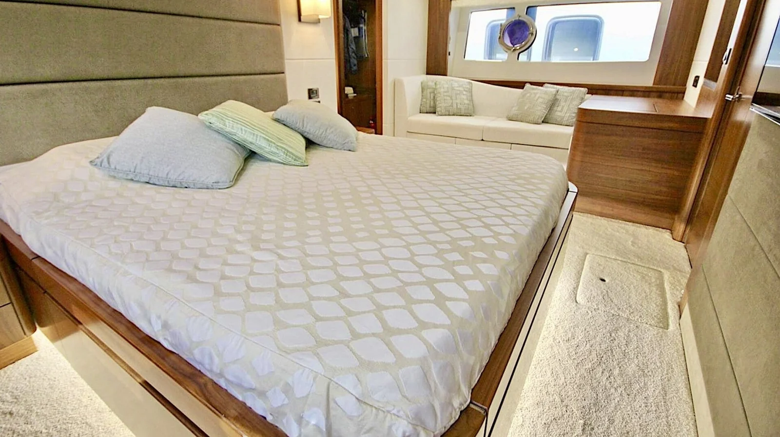 Sunseeker 75 Yacht (SarahLisa) - photo 16 yacht charter Cannes