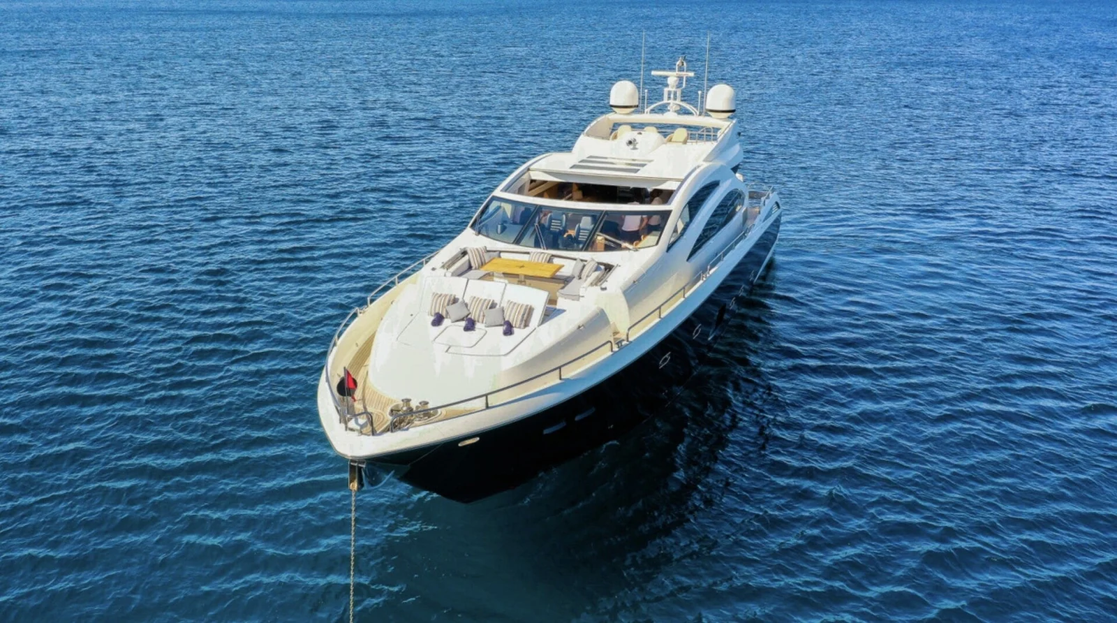 Sunseeker 86 Yacht - photo 8 yacht charter Cannes