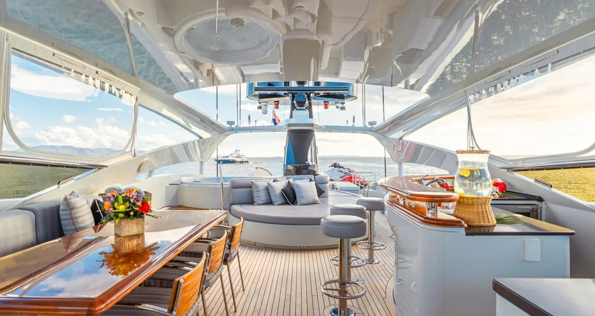 Temptation - photo 3 yacht charter Miami