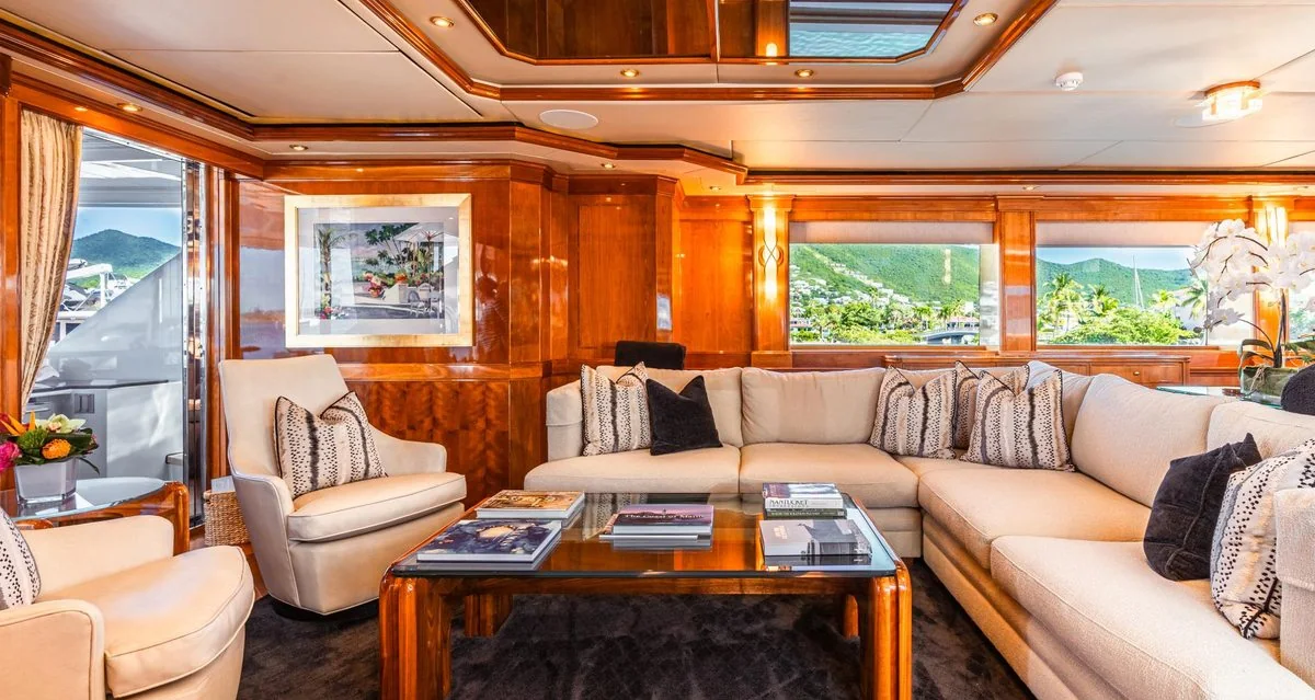 Temptation - photo 7 yacht charter Miami
