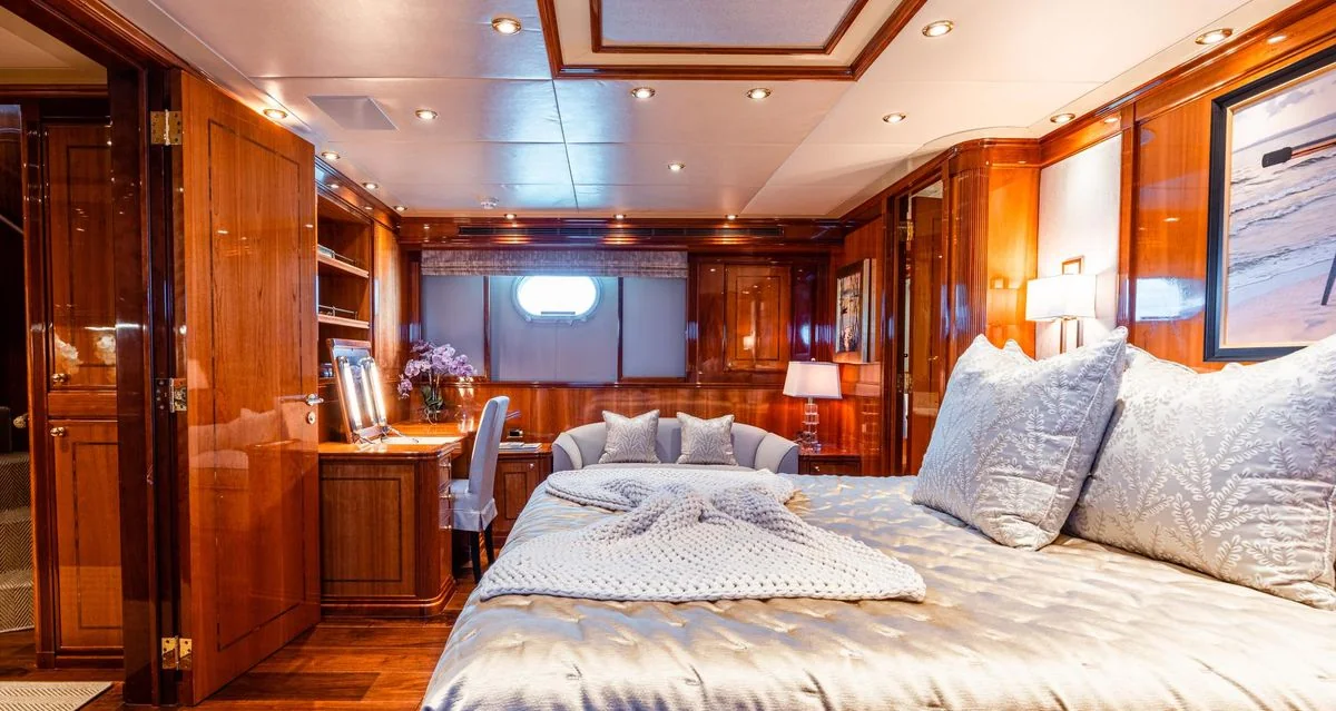 Temptation - photo 9 yacht charter Miami