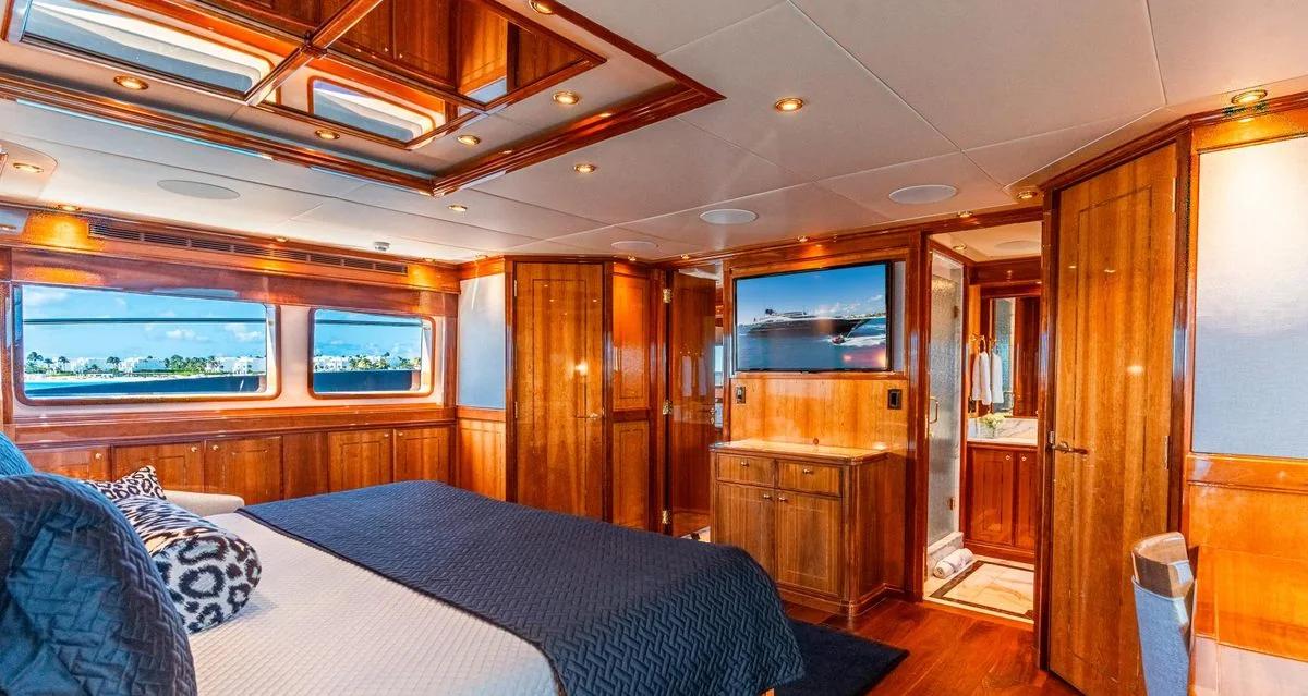 Temptation - photo 11 yacht charter Miami