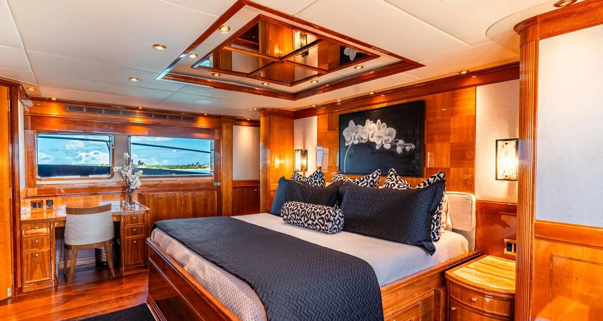 Temptation - photo 12 yacht charter Miami