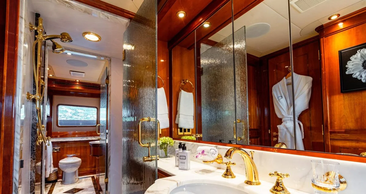 Temptation - photo 13 yacht charter Miami