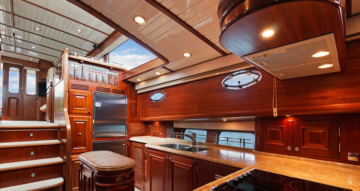 The Baron - photo 6 yacht charter Miami