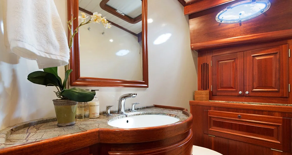 The Baron - photo 8 yacht charter Miami