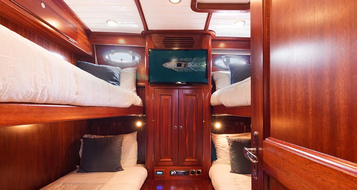 The Baron - photo 9 yacht charter Miami