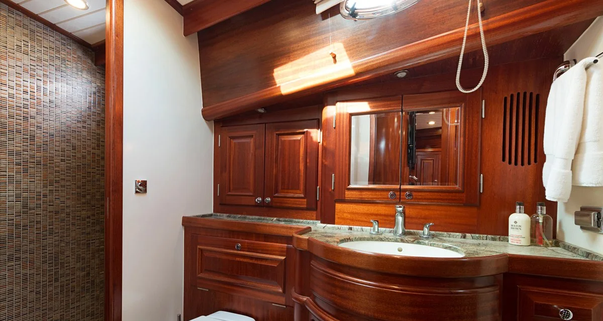 The Baron - photo 10 yacht charter Miami