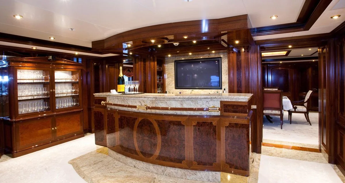 Titania - photo 8 yacht charter Miami