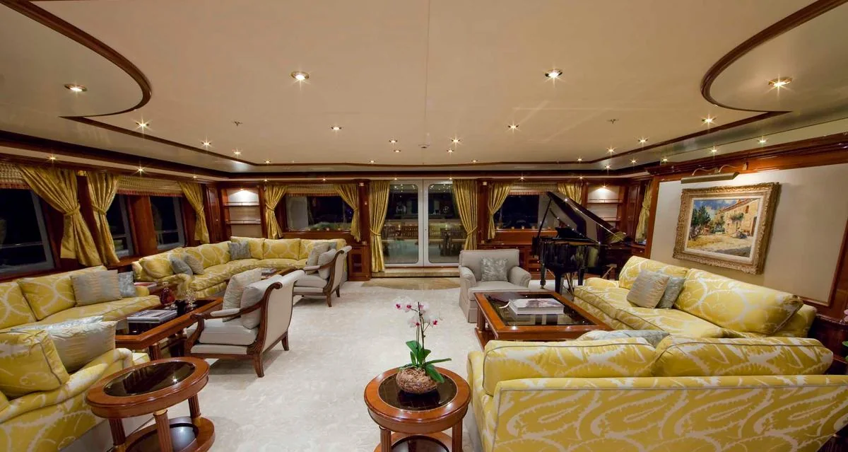 Titania - photo 11 yacht charter Miami