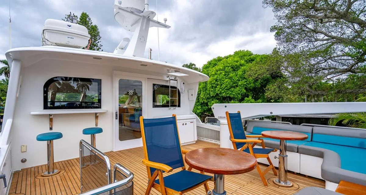 Top Shelf - photo 2 yacht charter Miami
