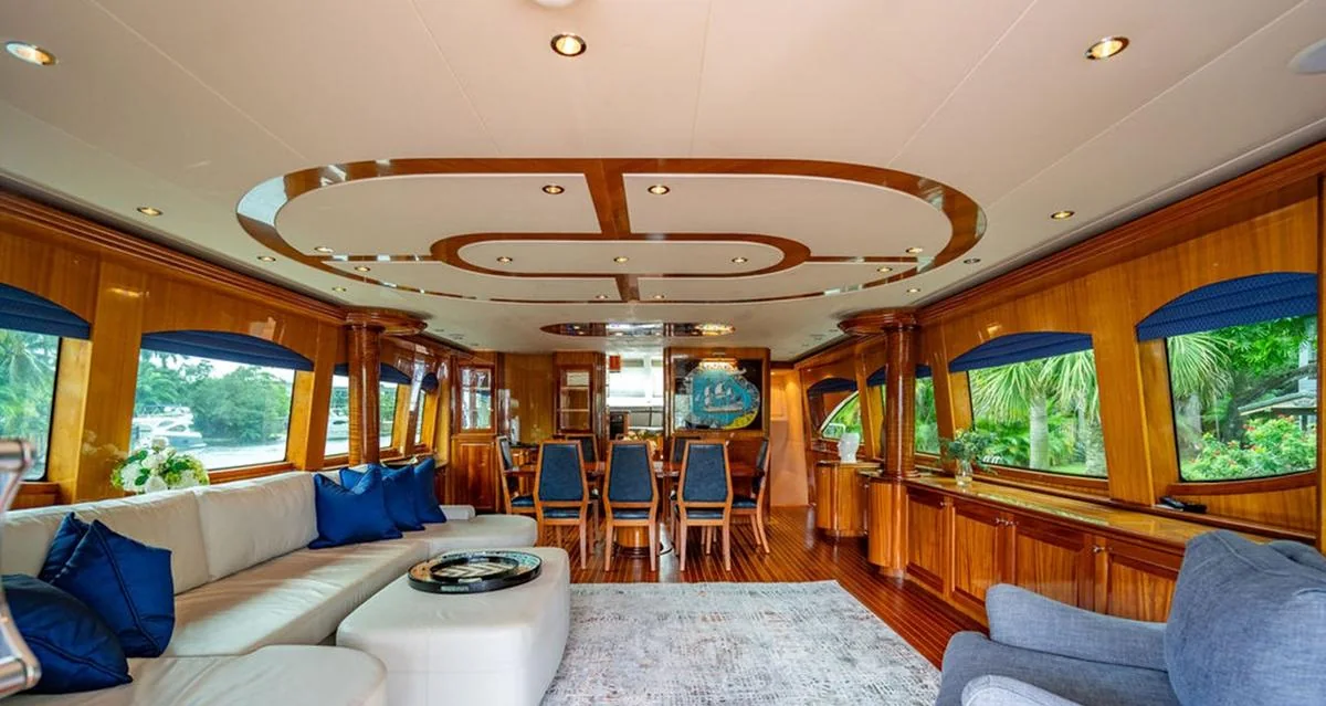 Top Shelf - photo 5 yacht charter Miami
