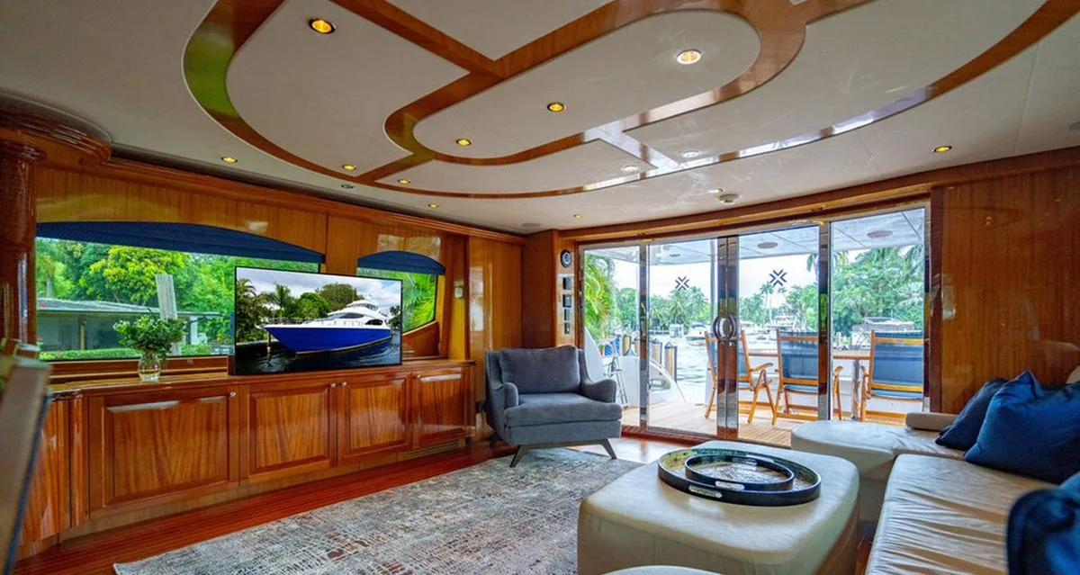 Top Shelf - photo 6 yacht charter Miami