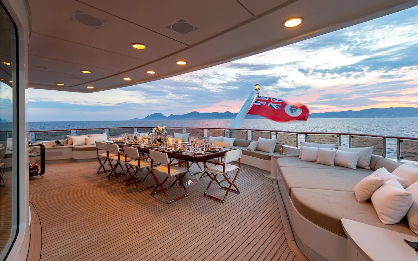 TREEHOUSE - photo 9 yacht charter Cannes