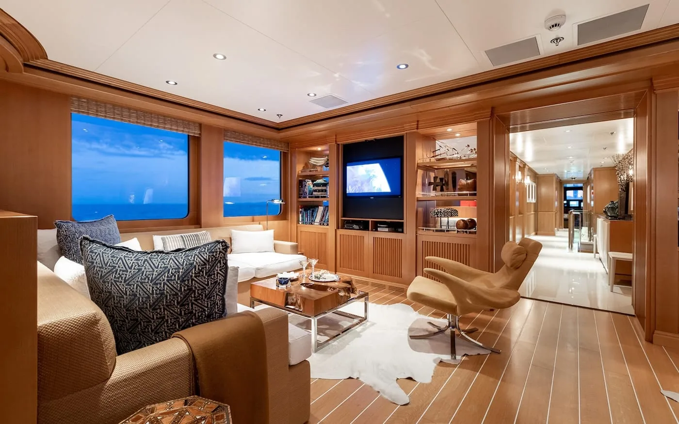 TREEHOUSE - photo 18 yacht charter Cannes