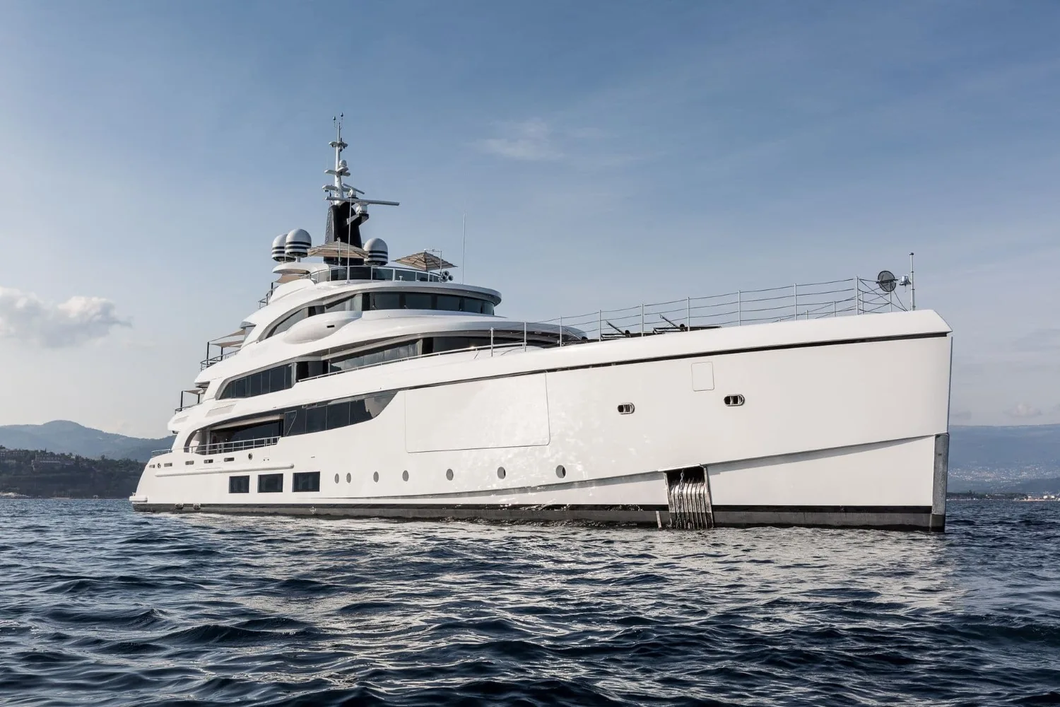 TRIUMPH - photo 2 yacht charter Cannes