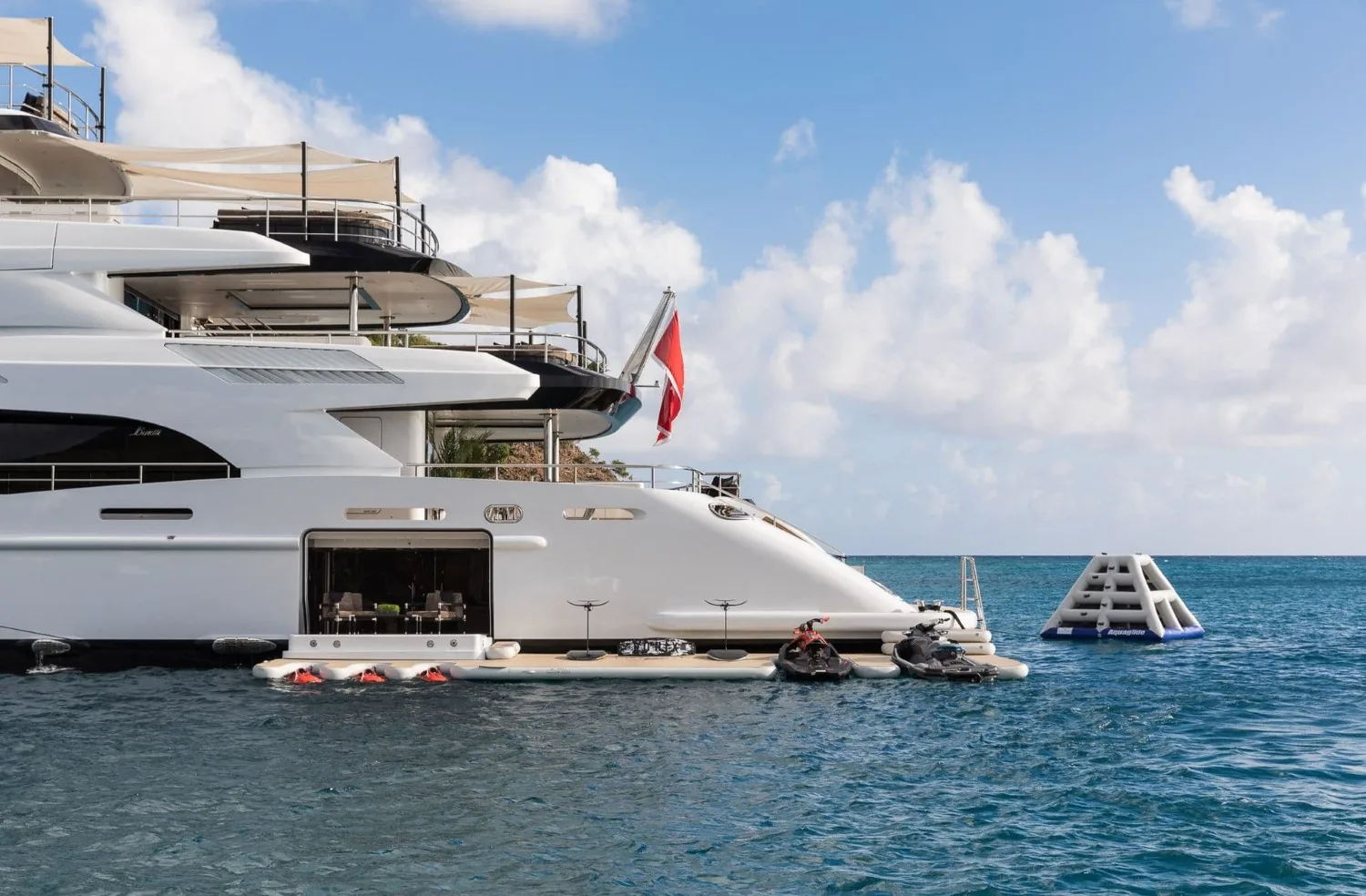 TRIUMPH - photo 8 yacht charter Cannes