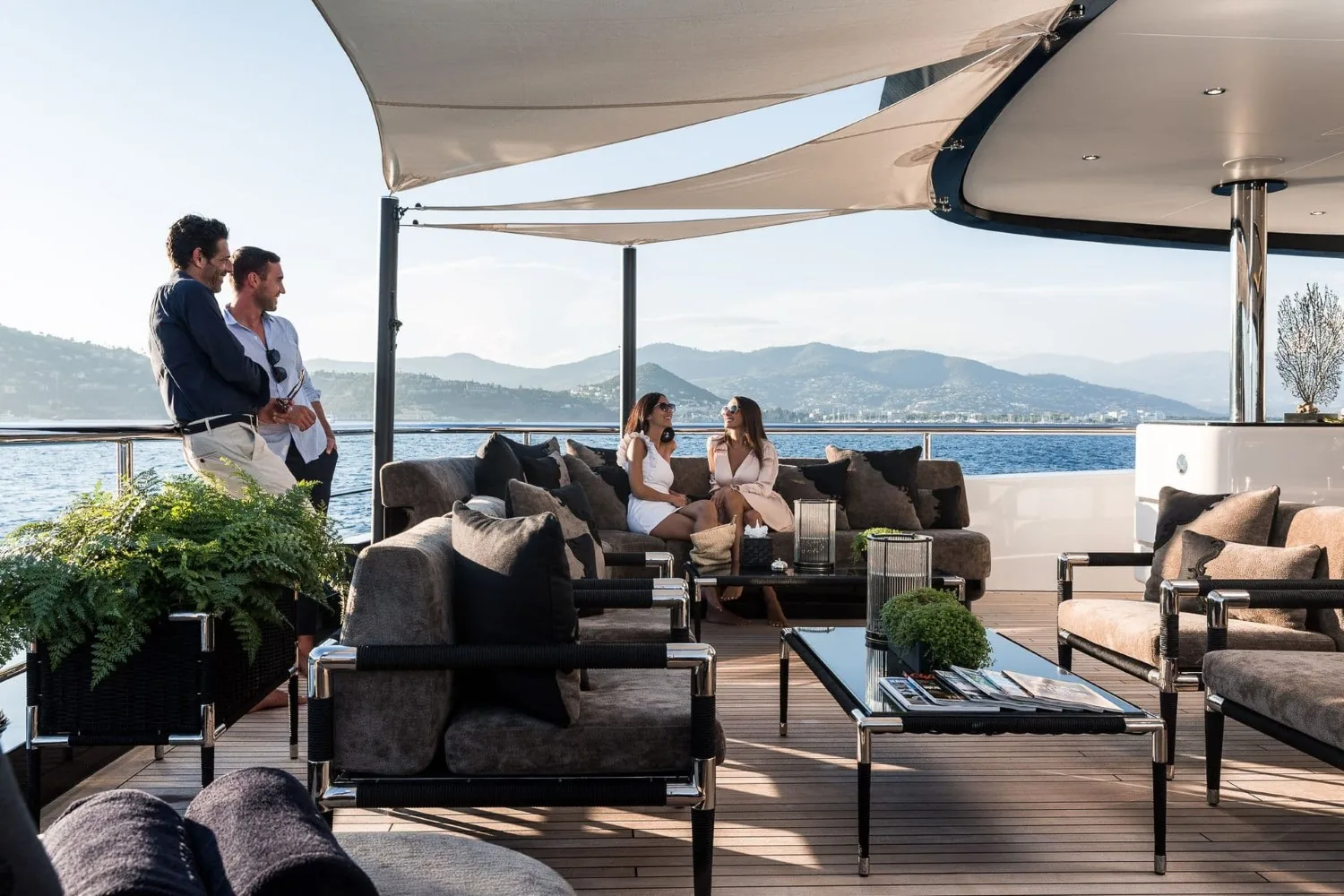 TRIUMPH - photo 16 yacht charter Cannes