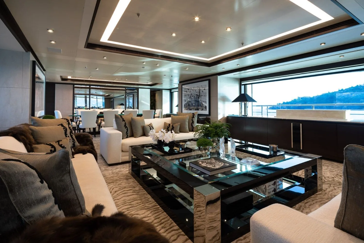 TRIUMPH - photo 19 yacht charter Cannes