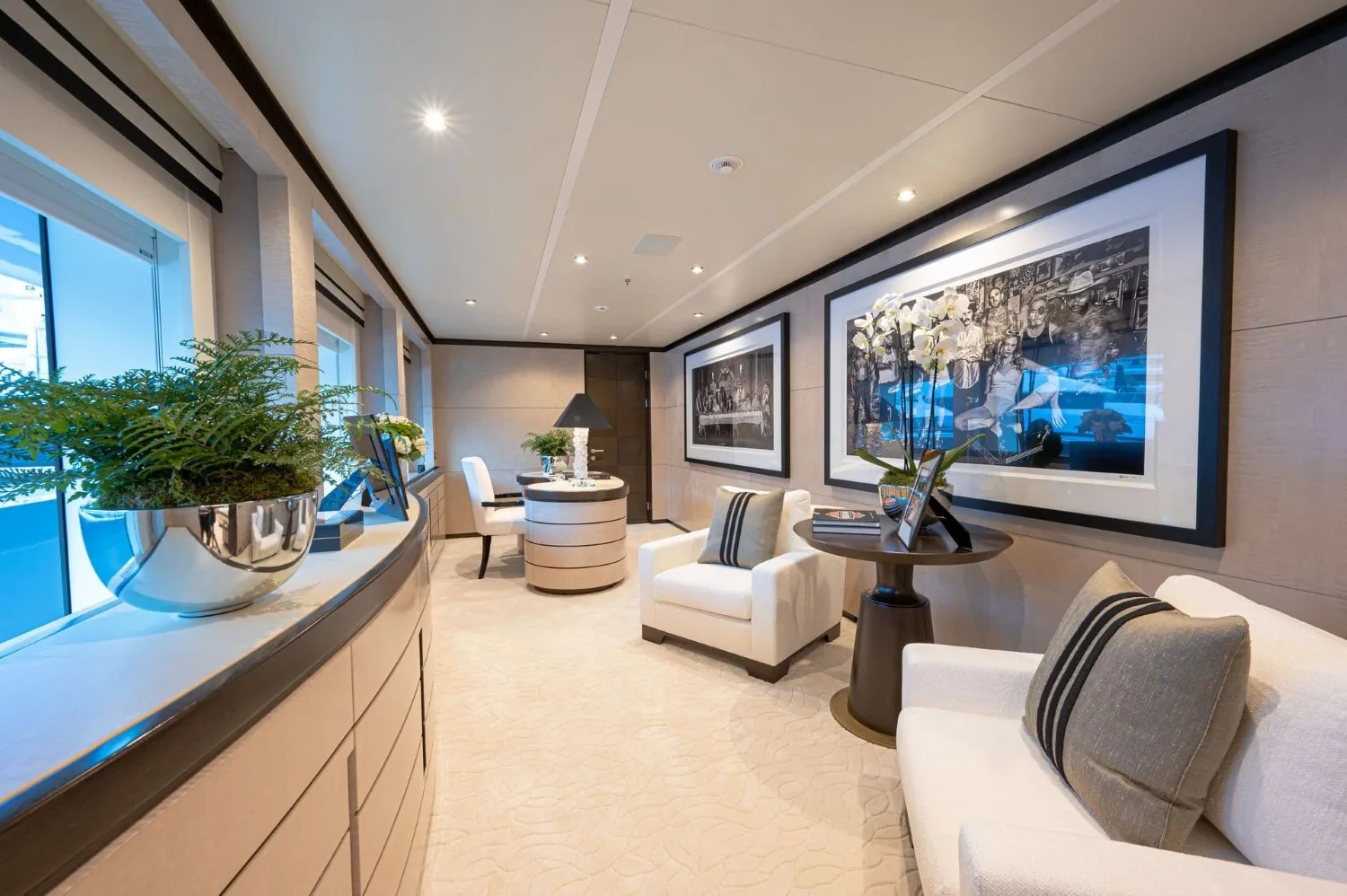 TRIUMPH - photo 28 yacht charter Cannes