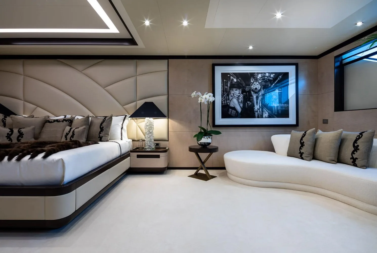 TRIUMPH - photo 29 yacht charter Cannes