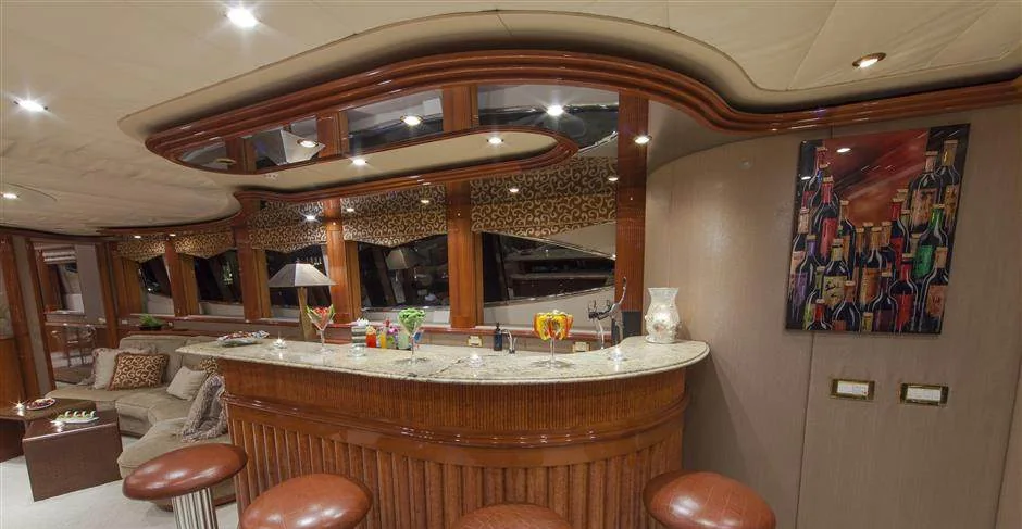 Troca One - photo 4 yacht charter Miami