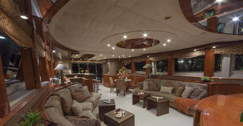 Troca One - photo 8 yacht charter Miami