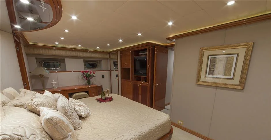 Troca One - photo 15 yacht charter Miami