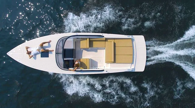 VanDutch 32 - boat charter Cannes