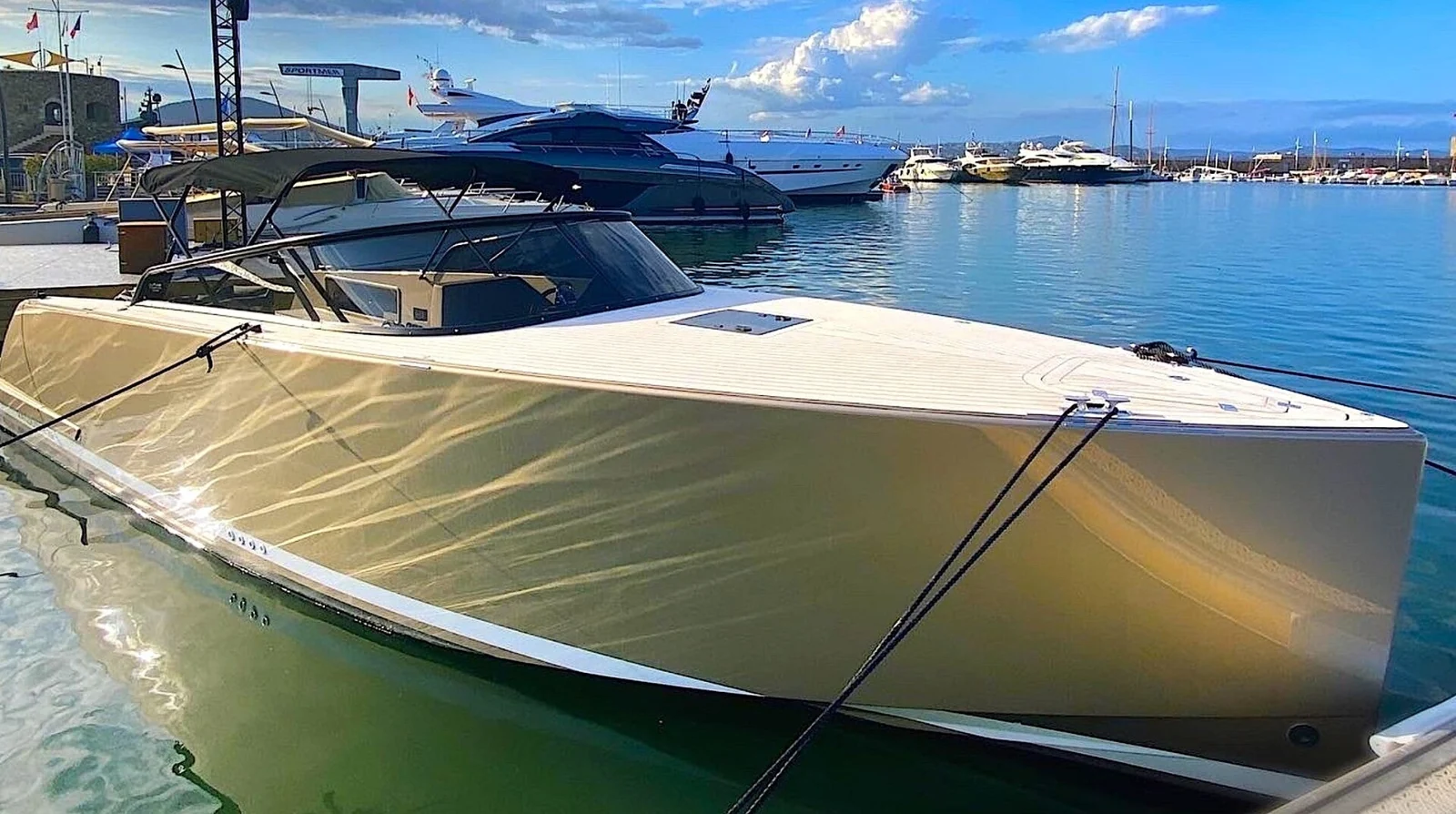 VanDutch 32 - photo 4 yacht charter Cannes