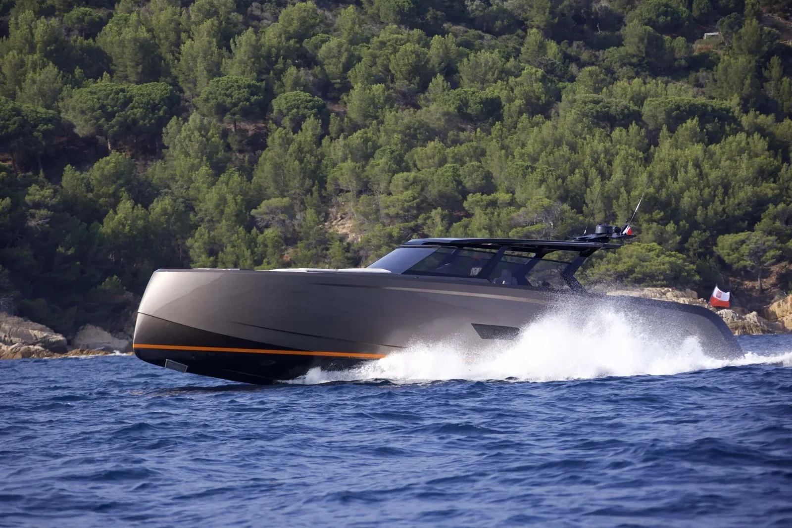 Vanquish VQ58 - photo 4 yacht charter Cannes
